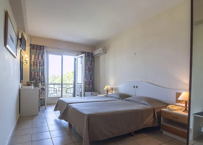 Canvas By Mitsis Messonghi Moraítika