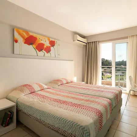 Otel Canvas By Mitsis Messonghi Moraitika
