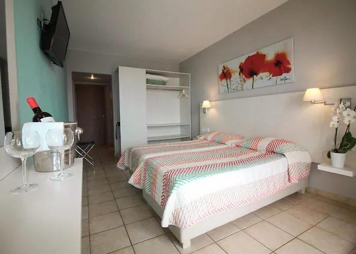 Canvas By Mitsis Messonghi 4* Moraḯtika