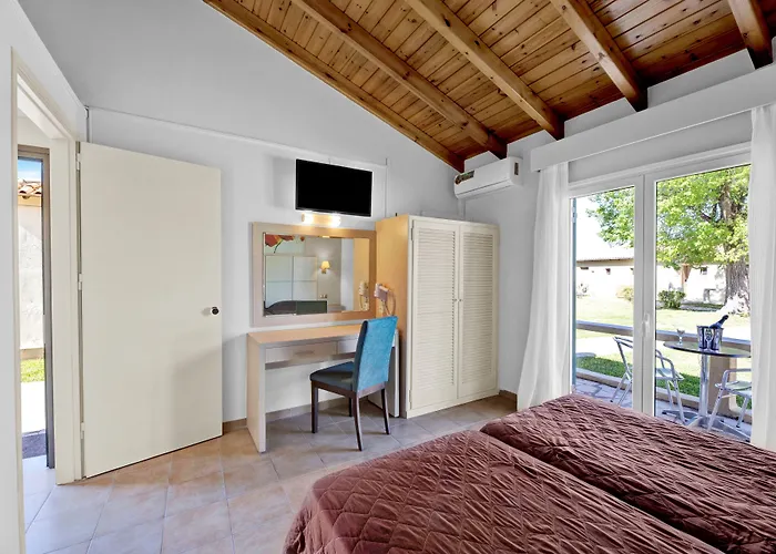 Canvas By Mitsis Messonghi